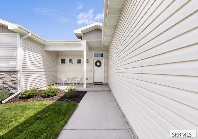 Photo 3 of Single family home for sale at 431 S Idaho Ave, Sugar City, ID 83448 | MLS# 2188906 | Listing updated on 2026-09-15