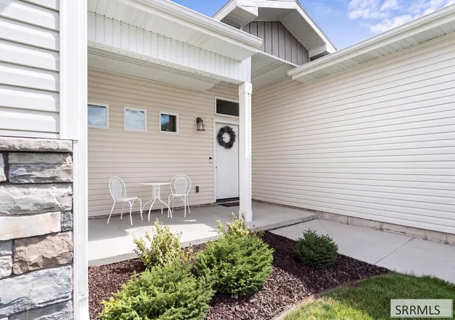 Photo 3 of Single family home for sale at 431 S Idaho Ave, Sugar City, ID 83448 | MLS# 2188906 | Listing updated on 2026-09-15