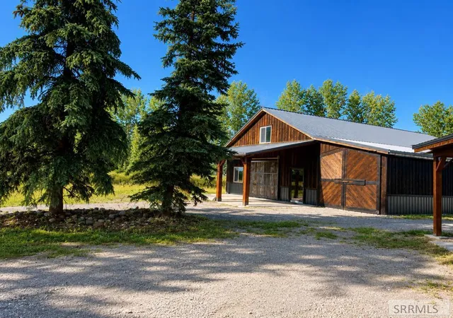 Photo 2 of Single family home for sale at 762 S River Road, Saint Anthony, ID 83445 | MLS# 2187881 | Listing updated on 2026-09-28