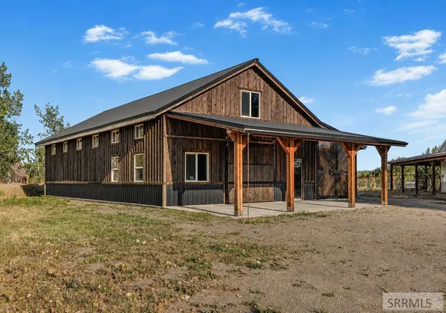 Photo 3 of Single family home for sale at 762 S River Road, Saint Anthony, ID 83445 | MLS# 2187881 | Listing updated on 2026-09-28