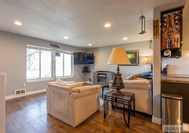Photo 3 of Single family home for sale at 621 Lakeside Dr, Blackfoot, ID 83221 | MLS# 2187794 | Listing updated on 2026-09-12