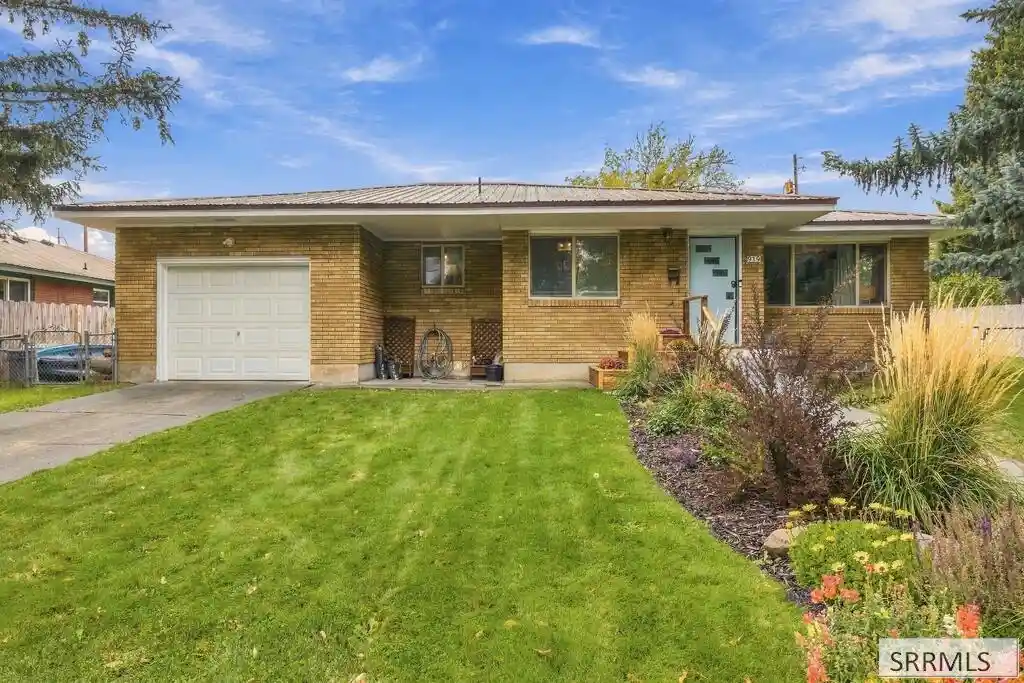 Photo 1 of Sale Pending at 919 Blaine Ave, Idaho Falls, ID 83402 | MLS# 2189846 | Listing updated on 2026-10-26