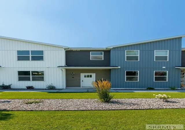 Photo 1 of Townhouse for sale at 784 E Sunnyside Road #4, Idaho Falls, ID 83404 | MLS# 2188377 | Listing updated on 2026-09-10