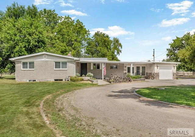 Photo 3 of Single family home for sale at 1355 S Shilling Avenue, Blackfoot, ID 83221 | MLS# 2187937 | Listing updated on 2026-09-18