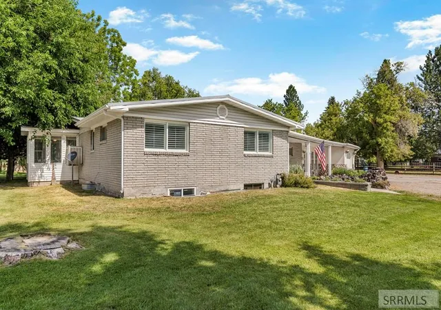 Photo 4 of Single family home for sale at 1355 S Shilling Avenue, Blackfoot, ID 83221 | MLS# 2187937 | Listing updated on 2026-09-18