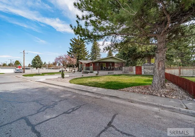 3rd image of 1045 York Dr, Blackfoot, ID 83221 | MLS# 2185374