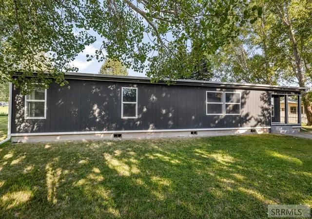 Photo 2 of Sale Pending at 872 Dalmation Dr, Idaho Falls, ID 83402 | MLS# 2187935 | Listing updated on 2026-08-31