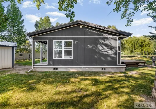 Photo 3 of Sale Pending at 872 Dalmation Dr, Idaho Falls, ID 83402 | MLS# 2187935 | Listing updated on 2026-08-31