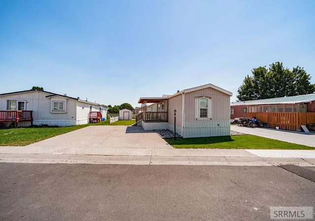Photo 2 of Manufactured home for sale at 850 Parkway Dr #79, Blackfoot, ID 83221 | MLS# 2188287 | Listing updated on 2026-09-12