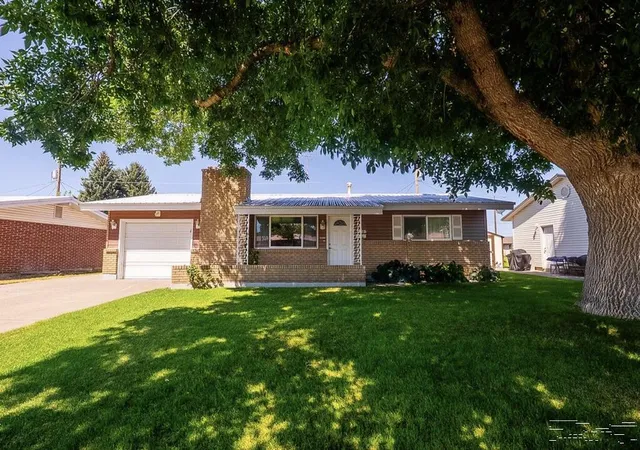 Photo 1 of Single family home for sale at 825 Sykes Dr, Idaho Falls, ID 83401 | MLS# 2188599 | Listing updated on 2026-09-14