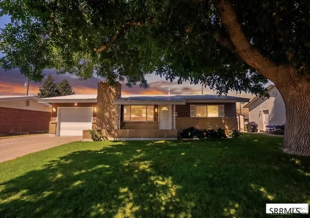 Photo 2 of Single family home for sale at 825 Sykes Dr, Idaho Falls, ID 83401 | MLS# 2188599 | Listing updated on 2026-09-14