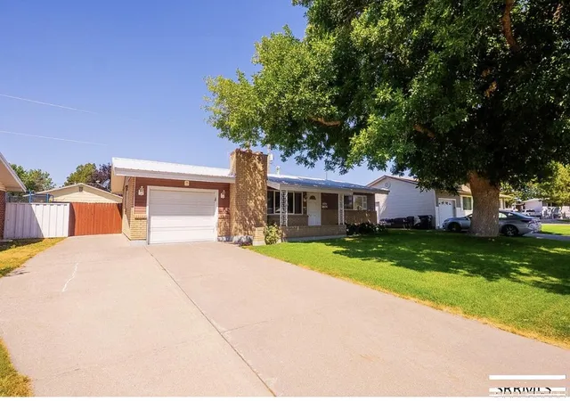Photo 3 of Single family home for sale at 825 Sykes Dr, Idaho Falls, ID 83401 | MLS# 2188599 | Listing updated on 2026-09-14