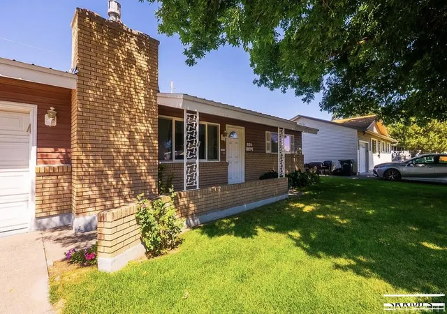 Photo 4 of Single family home for sale at 825 Sykes Dr, Idaho Falls, ID 83401 | MLS# 2188599 | Listing updated on 2026-09-14