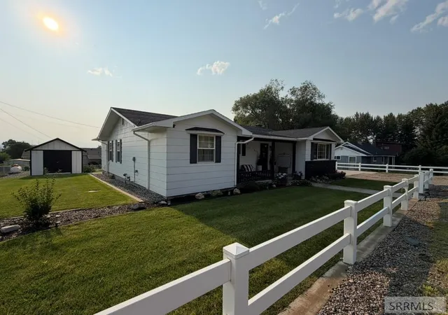 Photo 1 of Single family home for sale at 403 9th Street, Salmon, ID 83467 | MLS# 2188200 | Listing updated on 2026-08-31