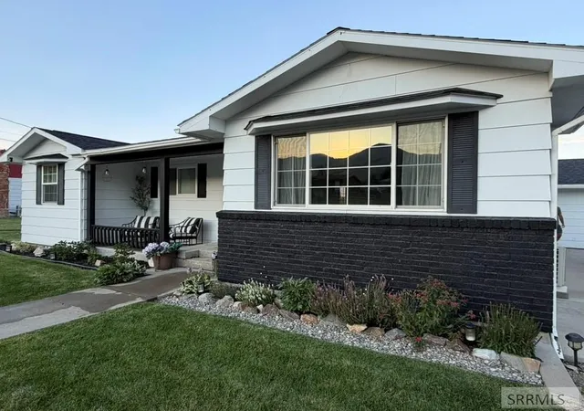 Photo 2 of Single family home for sale at 403 9th Street, Salmon, ID 83467 | MLS# 2188200 | Listing updated on 2026-08-31