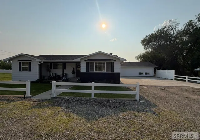 Photo 3 of Single family home for sale at 403 9Th Street, Salmon, ID 83467 | MLS# 2188200 | Listing updated on 2026-08-31