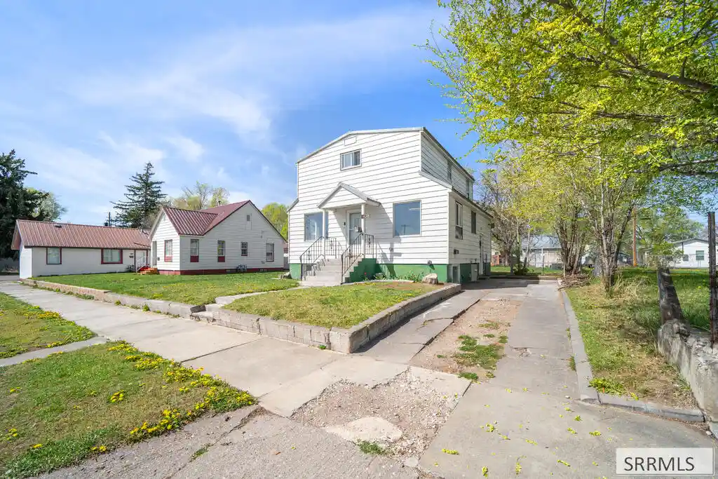 Photo 1 of Multi family home for sale at 915 Ada Ave, Idaho Falls, ID 83402 | MLS# 2189889 | Listing updated on 2026-10-18
