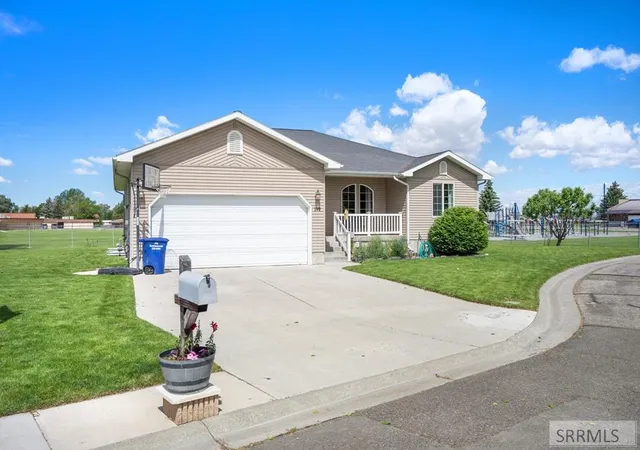 Homes for sale in Sugar City, ID | 119 Michelle Dr, Sugar City, ID 83448 | MLS# 2187073