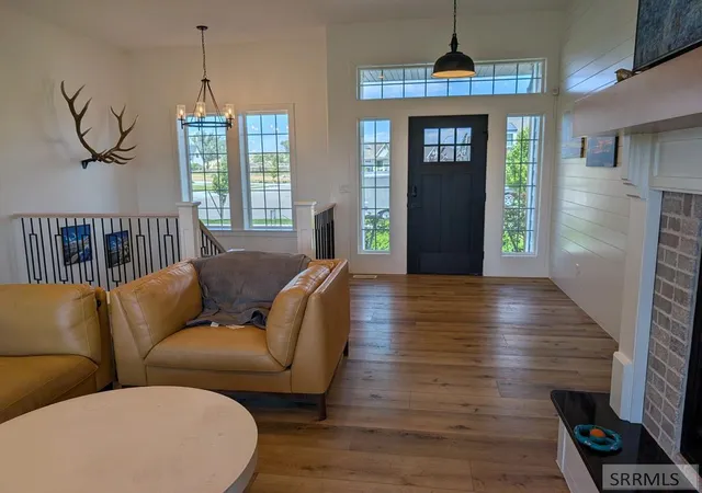 Photo 3 of Sale Pending at 1864 Beach Park Dr, Idaho Falls, ID 83404 | MLS# 2186809 | Listing updated on 2026-08-24