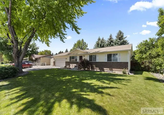 Photo 3 of Single family home for sale at 622 Maurine Dr, Idaho Falls, ID 83401 | MLS# 2187899 | Listing updated on 2026-09-18
