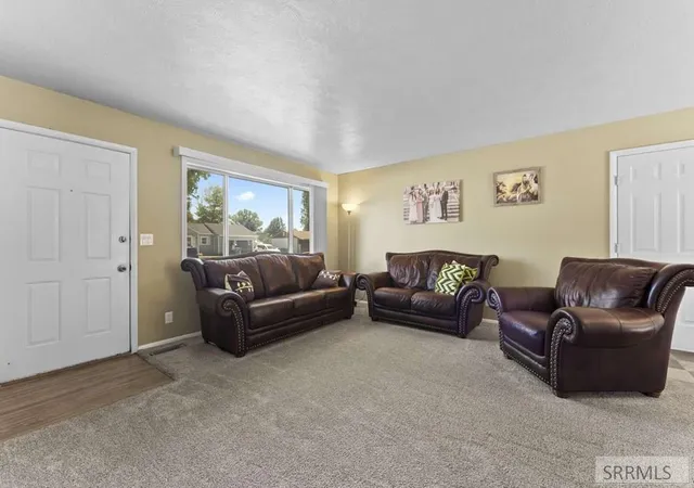 Photo 3 of Single family home for sale at 622 Maurine Dr, Idaho Falls, ID 83401 | MLS# 2187899 | Listing updated on 2026-09-18