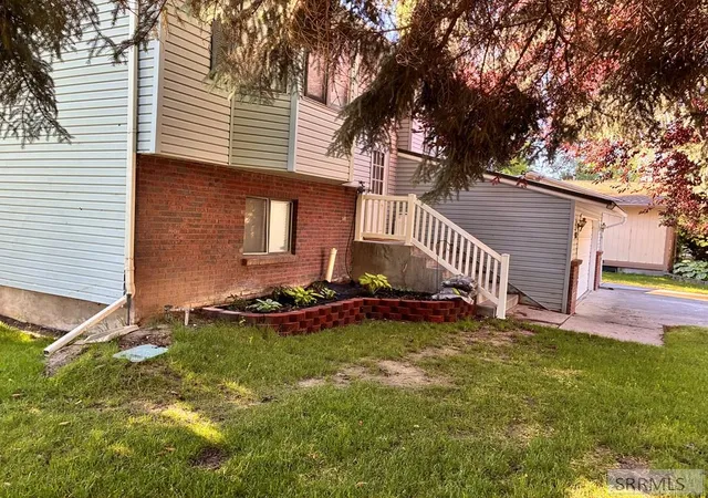 Photo 3 of Single family home for sale at 981 Bluebird Lane, Idaho Falls, ID 83402 | MLS# 2187392 | Listing updated on 2026-08-23