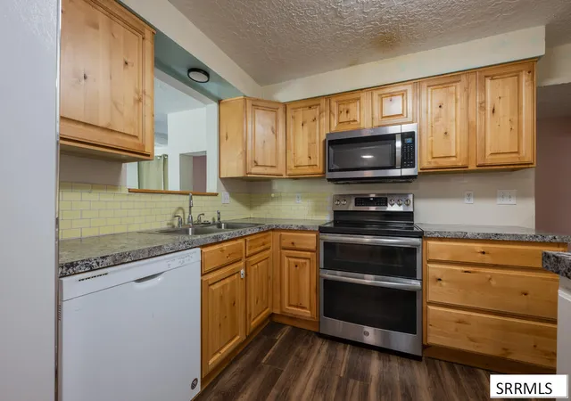 Photo 3 of Single family home for sale at 385 Berrett Avenue, Shelley, ID 83274 | MLS# 2188683 | Listing updated on 2026-08-28