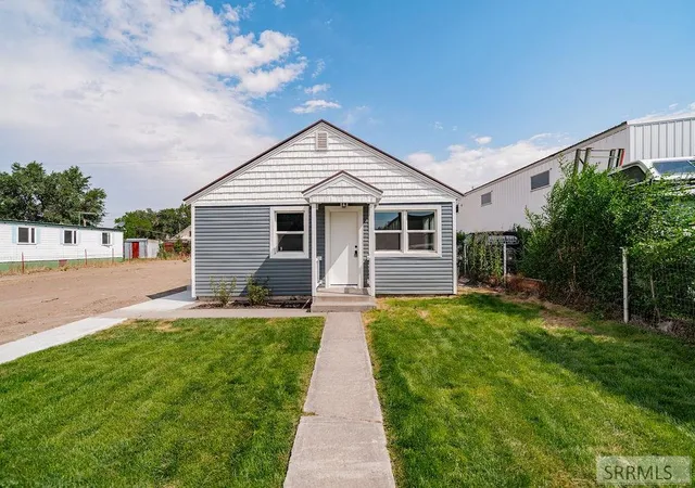 Photo 3 of Single family home for sale at 461 Gladstone Street, Idaho Falls, ID 83401 | MLS# 2188184 | Listing updated on 2026-09-15