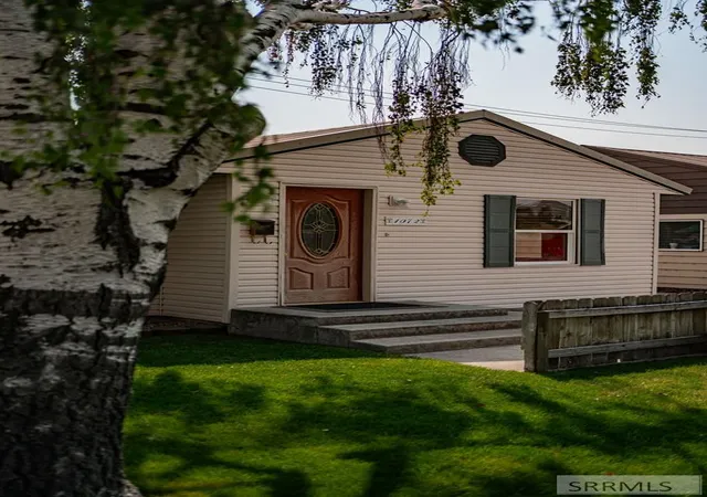 3rd image of 1072 Hillview Avenue, Idaho Falls, ID 83402 | MLS# 2188248