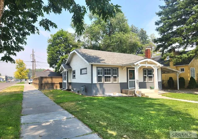 Photo 3 of Single family home for sale at 305 4th Street, Idaho Falls, ID 83401 | MLS# 2188274 | Listing updated on 2026-09-15