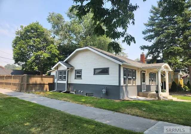 Photo 3 of Single family home for sale at 305 4Th Street, Idaho Falls, ID 83401 | MLS# 2188274 | Listing updated on 2026-09-19