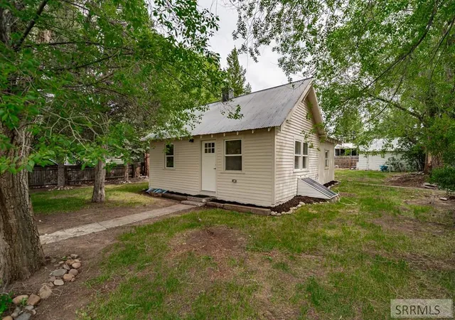 Homes for sale in St Anthony, ID | 648 W 3rd W, St Anthony, ID 83445 | MLS# 2186948
