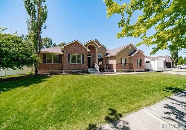 Photo 3 of Single family home for sale at 5520 Veil Dr, Idaho Falls, ID 83406 | MLS# 2187066 | Listing updated on 2026-08-03