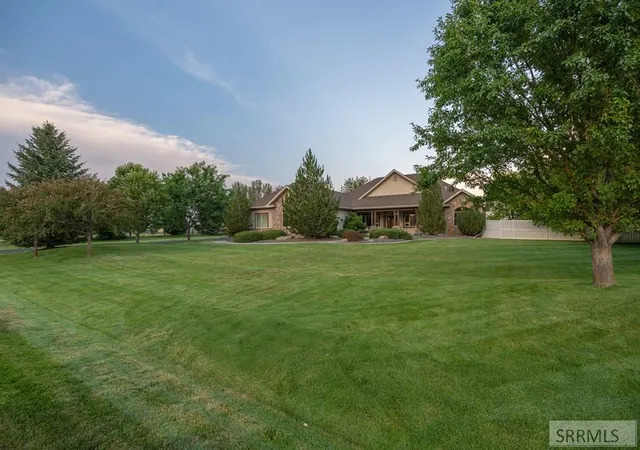Photo 3 of Single family home for sale at 1638 N Romantica Dr, Idaho Falls, ID 83402 | MLS# 2188276 | Listing updated on 2026-09-20