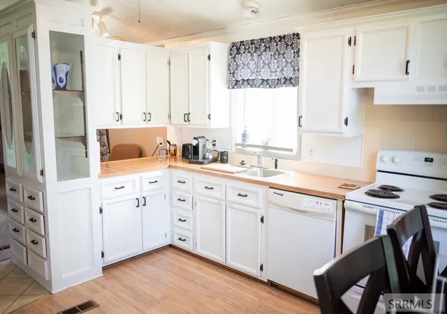 Homes for sale in Rexburg, ID | 405 Violet Street, Rexburg, ID 83440 | MLS# 2187380