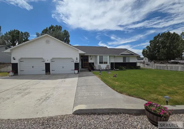 Homes for sale in Shelley, ID | 1537 N 750 E, Shelley, ID 83274 | MLS# 2187616