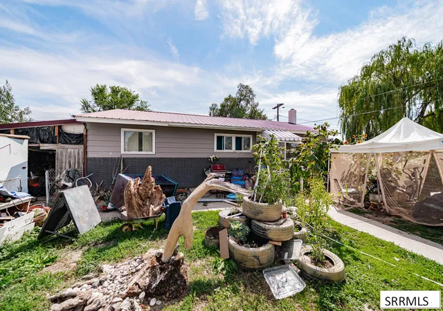 Photo 2 of Single family home for sale at 610 Elaine Street, Blackfoot, ID 83221 | MLS# 2188674 | Listing updated on 2026-08-25