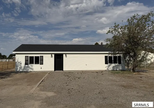 Photo 2 of Single family home for sale at 821 Camas Street, Blackfoot, ID 83221 | MLS# 2188726 | Listing updated on 2026-08-26