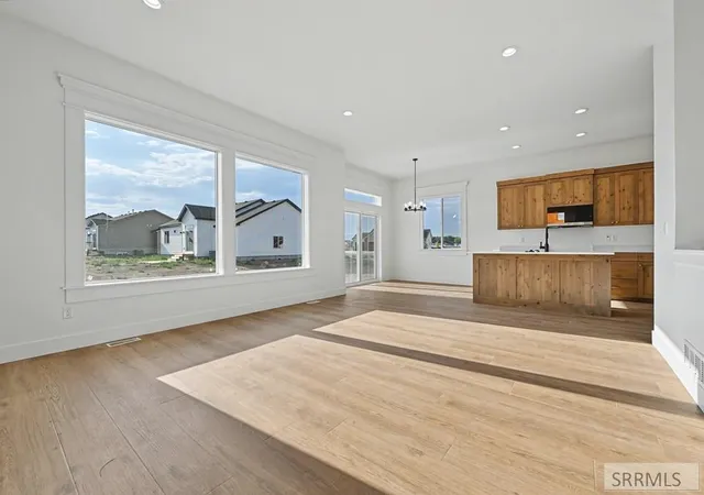 Photo 2 of Sale Pending at 6907 Bronson Dr, Idaho Falls, ID 83402 | MLS# 2188012 | Listing updated on 2026-09-14
