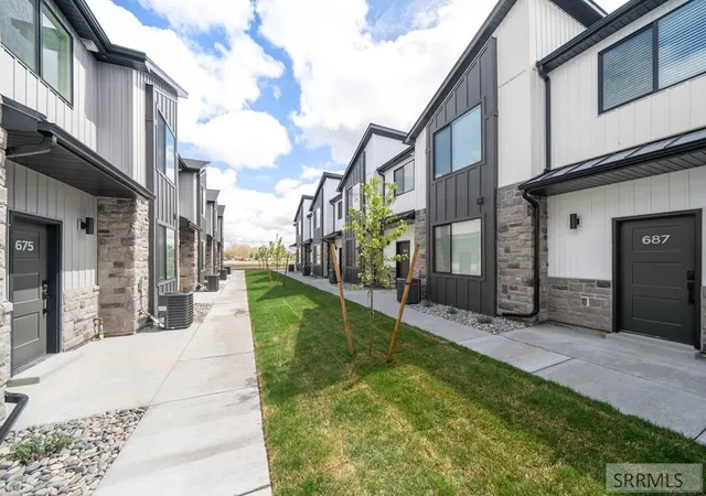 Photo 1 of Townhouse for sale at 733 Curlew Dr, Ammon, ID 83406 | MLS# 2188885 | Listing updated on 2026-09-14