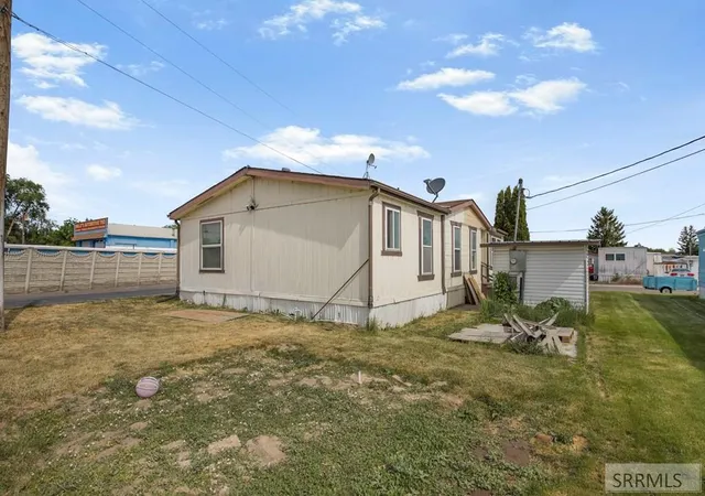 Homes for sale in Pocatello, ID | 330 W Chubbuck Road #7, Pocatello, ID 83202 | MLS# 2186928