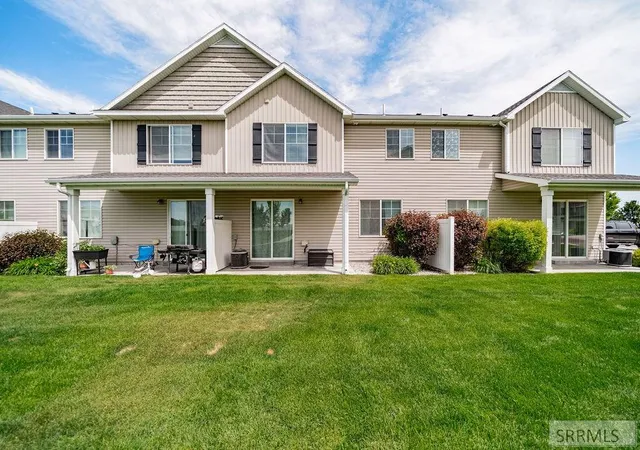 Homes for sale in Rexburg, ID | 945 S 2400 W, Rexburg, ID 83440 | MLS# 2187123