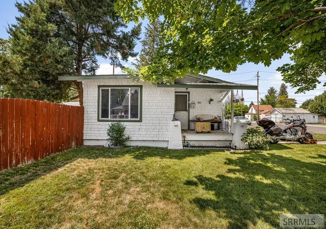 Photo 2 of Single family home for sale at 401 S Fisher Avenue, Blackfoot, ID 83221 | MLS# 2188249 | Listing updated on 2026-09-06