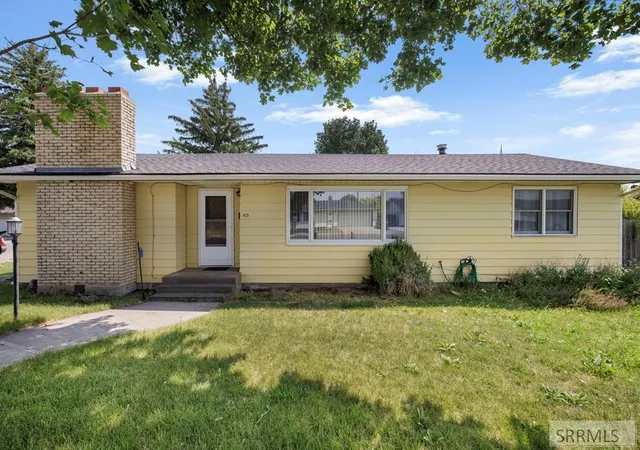 Photo 2 of Sale Pending at 425 Horrocks Dr, Blackfoot, ID 83221 | MLS# 2188095 | Listing updated on 2026-08-07