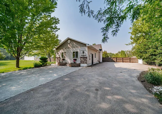 Photo 2 of Single family home for sale at 4055 E 356 N, Rigby, ID 83442 | MLS# 2188632 | Listing updated on 2026-09-12