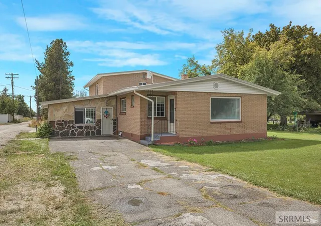 Photo 1 of Single family home for sale at 160 W Oak Street, Shelley, ID 83274 | MLS# 2188527 | Listing updated on 2026-09-30