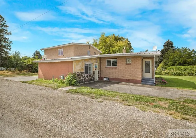 Photo 2 of Single family home for sale at 160 W Oak Street, Shelley, ID 83274 | MLS# 2188527 | Listing updated on 2026-09-30