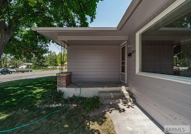 Photo 3 of Sale Pending at 935 Stanger Avenue, Idaho Falls, ID 83404 | MLS# 2187141 | Listing updated on 2026-08-25