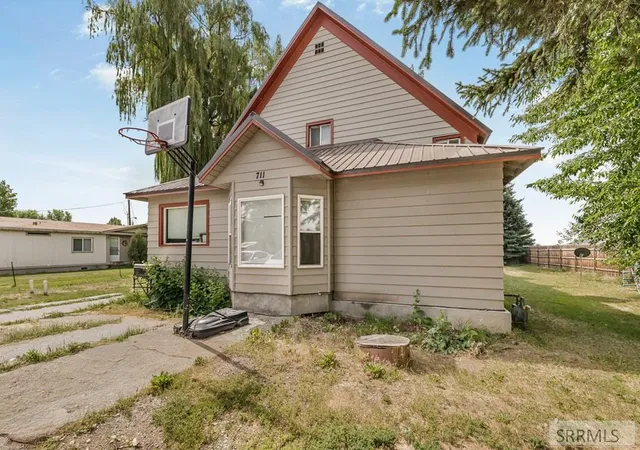 Photo 2 of Multi family home for sale at 711 E 1550 N, Shelley, ID 83274 | MLS# 2188187 | Listing updated on 2026-08-18