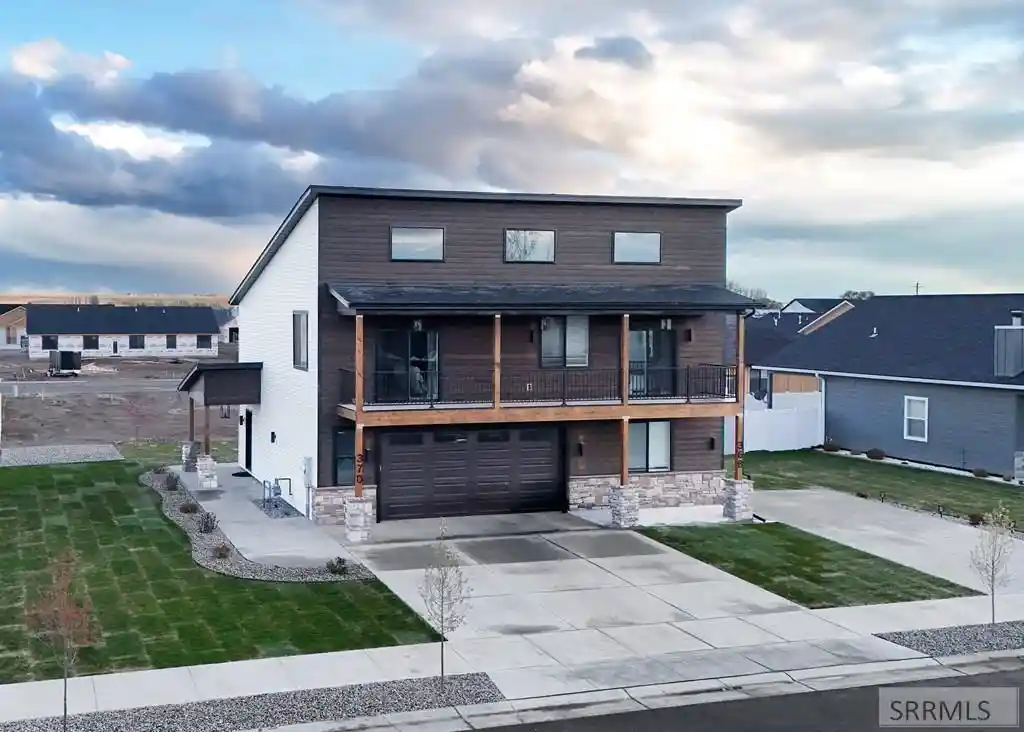 Photo 1 of Single family home for sale at 370 Camas St, Sugar City, ID 83448 | MLS# 2189902 | Listing updated on 2026-10-19